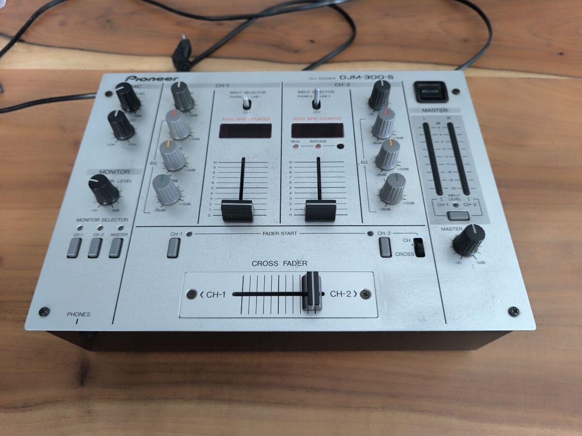 Pioneer DJM-300-S professional DJ mixer… - € 130,00 - Vendora.cy