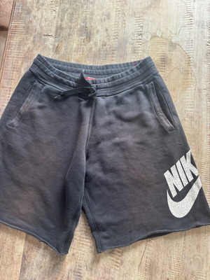 Nike men's shorts used, size Large, black