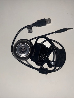 Trust Spotlight Webcam with LED Lights and Microphone used
