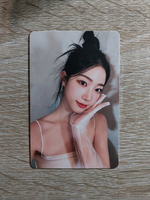 Lesserafim Kazuha photocard new