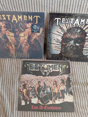 Testament vinyl like new, traditional genre