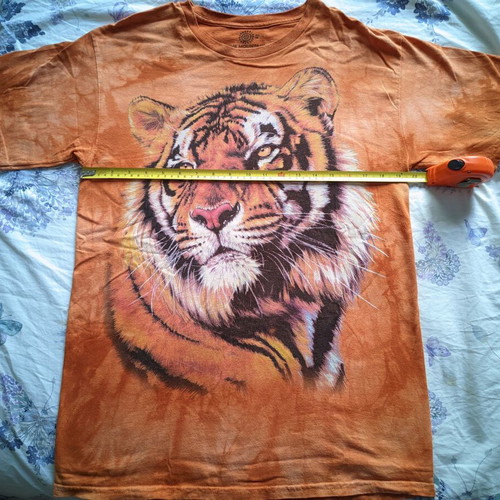 The Mountain tiger print t-shirt like new, size medium, orange