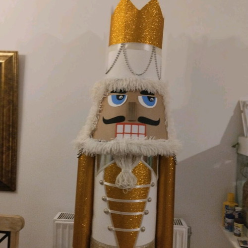 Nutcracker like new or King of cards
