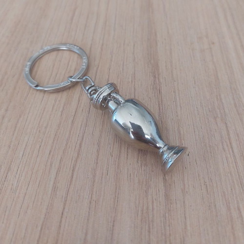 Keychain in the shape of a cup by Cybet new