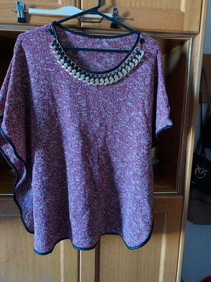 Winter blouse with batwing sleeves and integrated necklace red new
