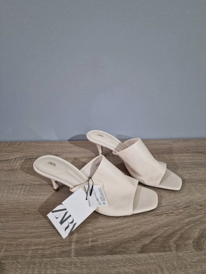 Zara πέδιλα από γνήσιο δέρμα καινούργια, μέγεθος 38, εκρού