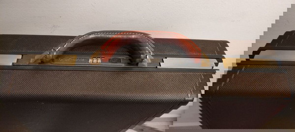SAMSONITE Χαρτοφύλακας με δερμάτινο χερούλι και λουκέτο.