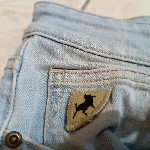 Lois pants waist 31/32 like new