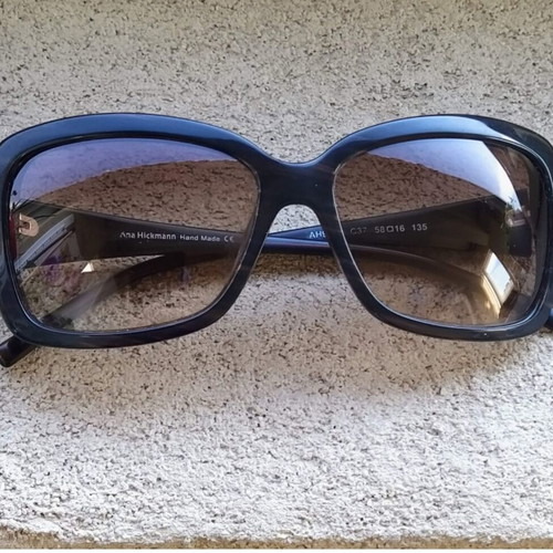 Anna Hickmann women's sunglasses like new, brown