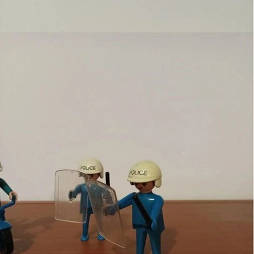 Playmobil Police Set used, old edition with 5 figures gift