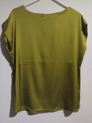 New collection blouse size M, like new, green