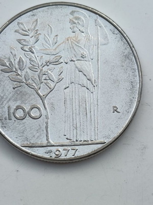 Italian 100 Lire coin 1977 Minerva type
