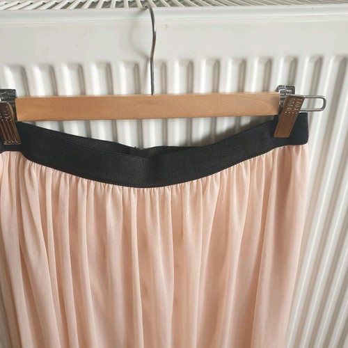 Maxi skirt like new, soft pink with elastic waist