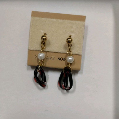 Earrings hanging new, simple and elegant, very lightweight