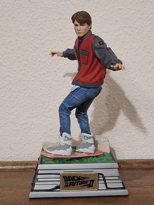 Marty McFly Hoverboard Statue Back to the Future II 1/10 Scale like new