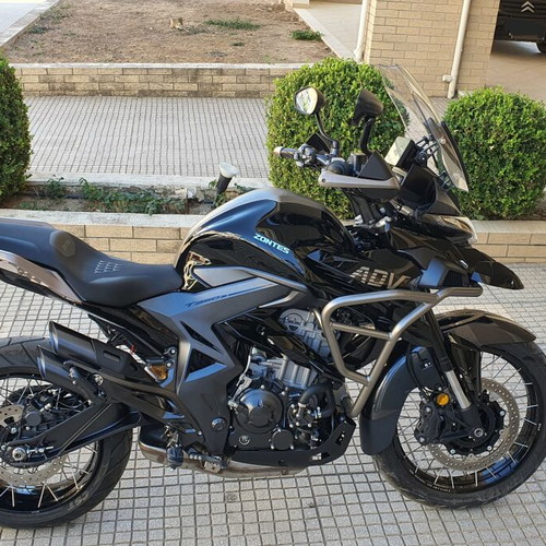 Zontes 350 T2 2023 motorcycle like new with central luggage box