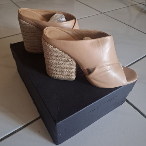 Paloma Barceló heels mules nude leather like new