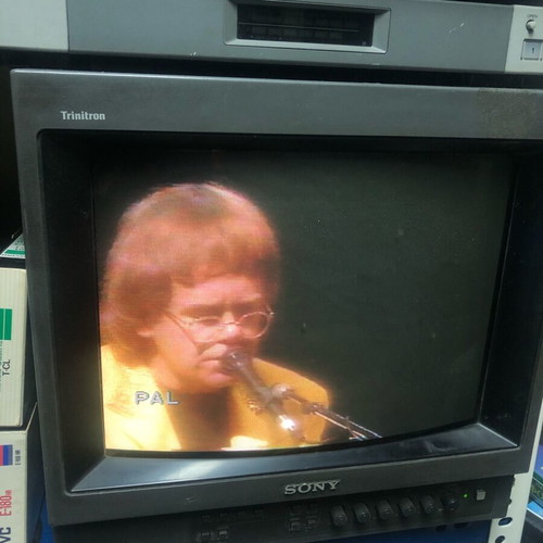 Elton John Live In Barcelona VHS like new, pop