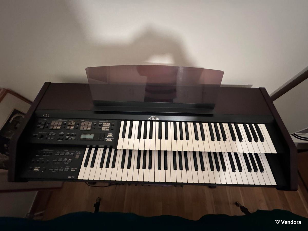 Roland AT-15 keyboard organ used - € 1.000,00 - Vendora.cy