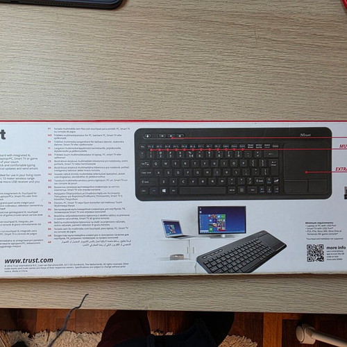 Trust Veza Wireless Keyboard with Touchpad like new, Greek layout