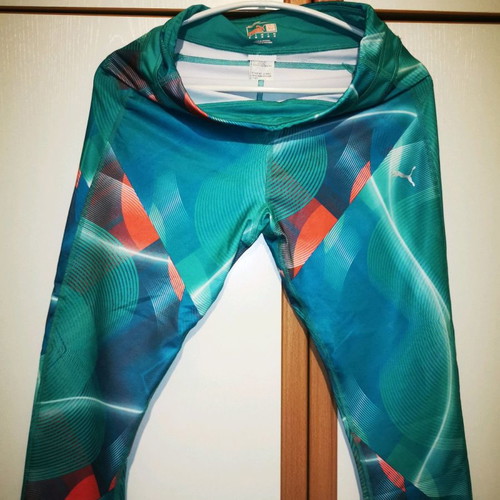 Puma dry cell 3/4 leggings used, size small, green