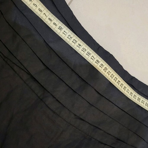 Black pleated skirt like new, cotton, unworn