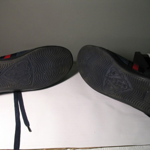 Gucci leather sneakers used, size 42.5, blue