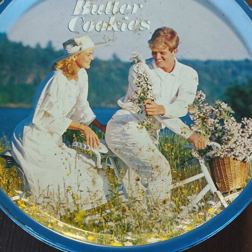 Papadopoulou butter cookies tin used, large metal round box