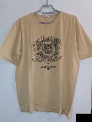 Admiral T shirt XL like new, mustard color with print