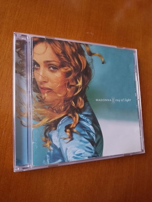 Madonna CD πακέτο μεταχειρισμένο με booklet και σημειώσεις