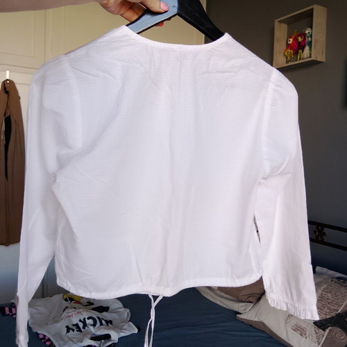 Milk & Honey white cotton cropped blouse top, size L