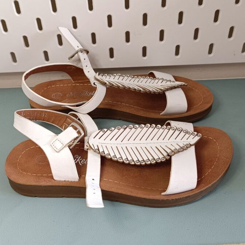 Marikelly Girls' Sandals Size 32 Like New White with Feather Design