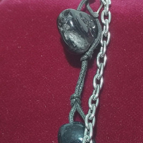 Jewelry set with semi-precious stones used