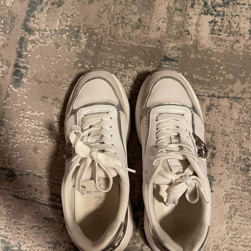 Pinko sneakers αθλητικά σε πολύ καλή κατάσταση, άσπρο και ασημί