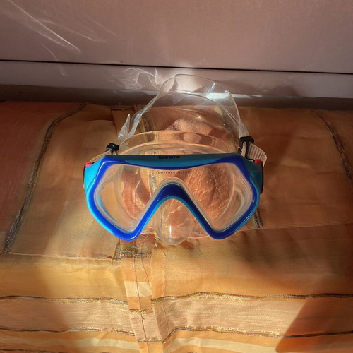 Children's diving mask blue for ages 7 to 9 like new