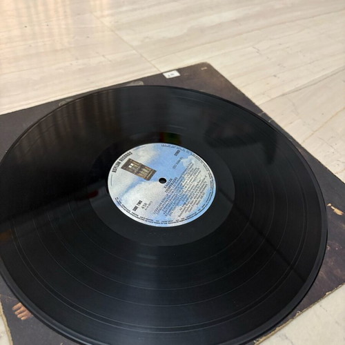 Desperado Eagles vinyl like new, vintage rock LP