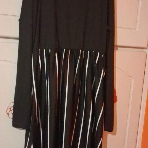 Shein dress size L black and white like new