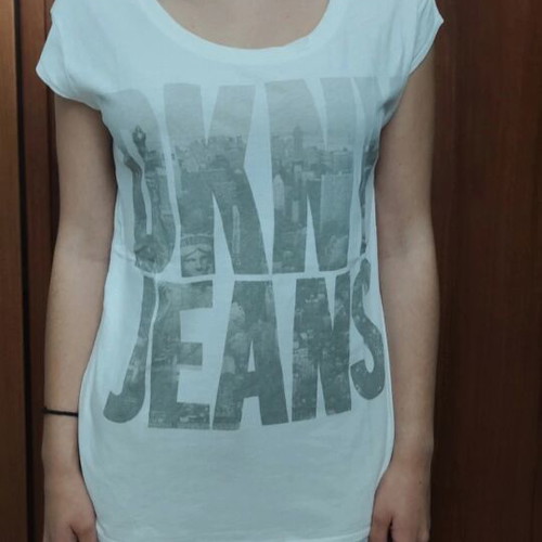 DKNY Medium T-shirt like new