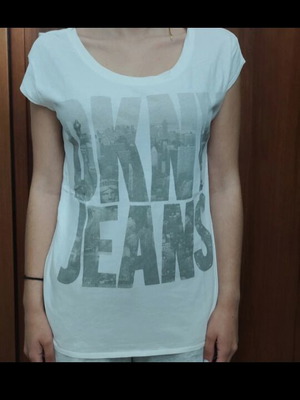 DKNY Medium T-shirt like new