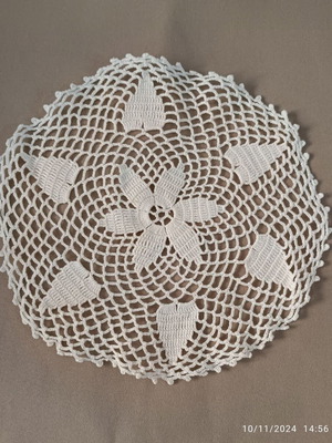 Handmade knitted doily 25 cm