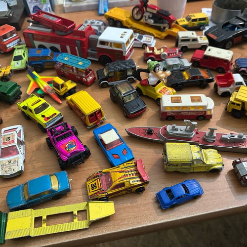 Collectible metal toy cars used, rare pack of 160 pieces