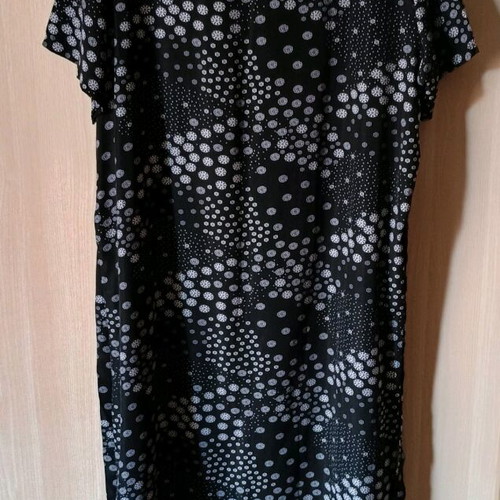 Robe new with pockets, belt and side slits, size XXXL