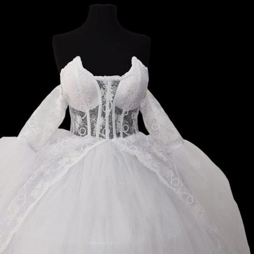 Wedding dress new, white color