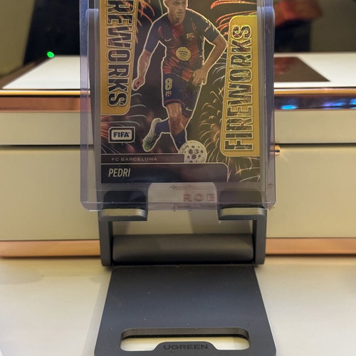 Panini Prizm FIFA 2025/26 Pedri Fireworks Gold Prizm card like new