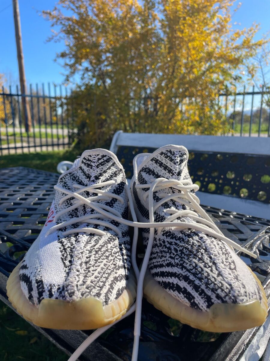 Zebra Yeezys Neue Yeezy 350 V2 Zebra 17' Sz (#25308)