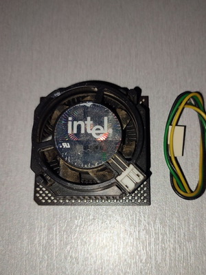 Pentium 233MHz MMX Intel with integrated cooler used