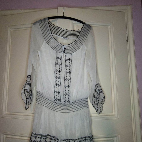 Mini Beach Dress like new, white with black embroidery, size M