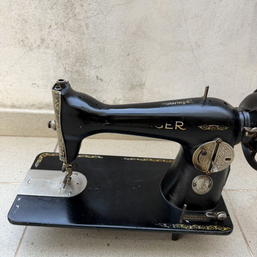 Singer sewing machine 1933