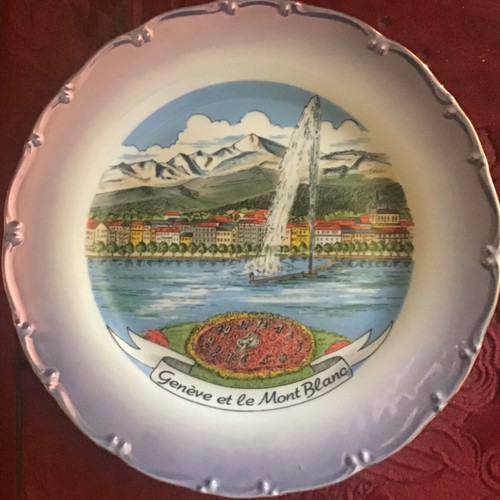 Decorative wall plate like new, Geneva theme, 25cm diameter