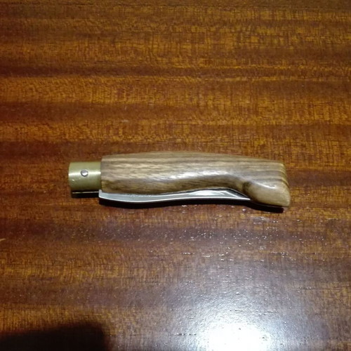 Traditional folding knife De Agostini collection like new with wooden handle